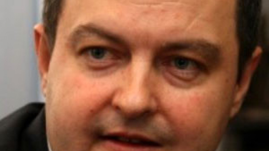 Dačić: Protiv lažnih azilanata