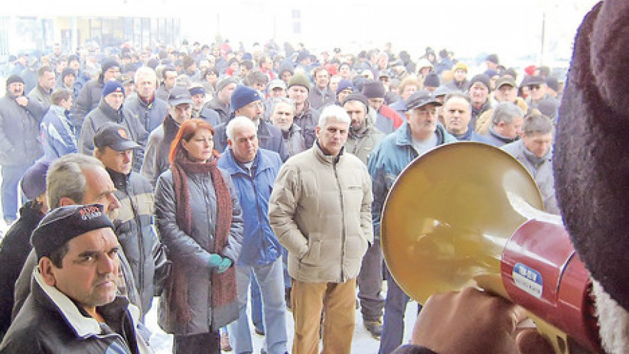 Poternica za bivšim direktorom Azotare