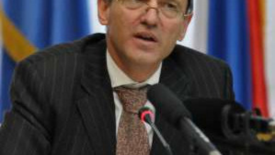 Dežer: Raditi na obezbeđivanju datuma pregovora