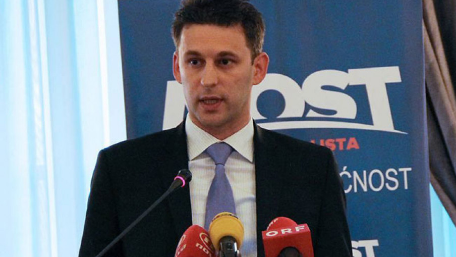 Most traži vladu nacionalnog jedinstva 
