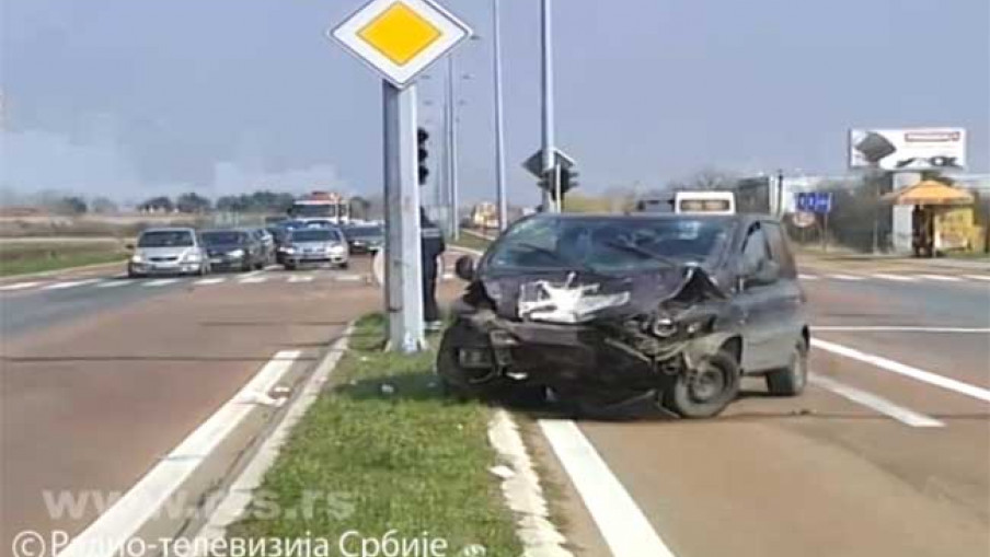 Судар на Панчевачком путу, троје повређених