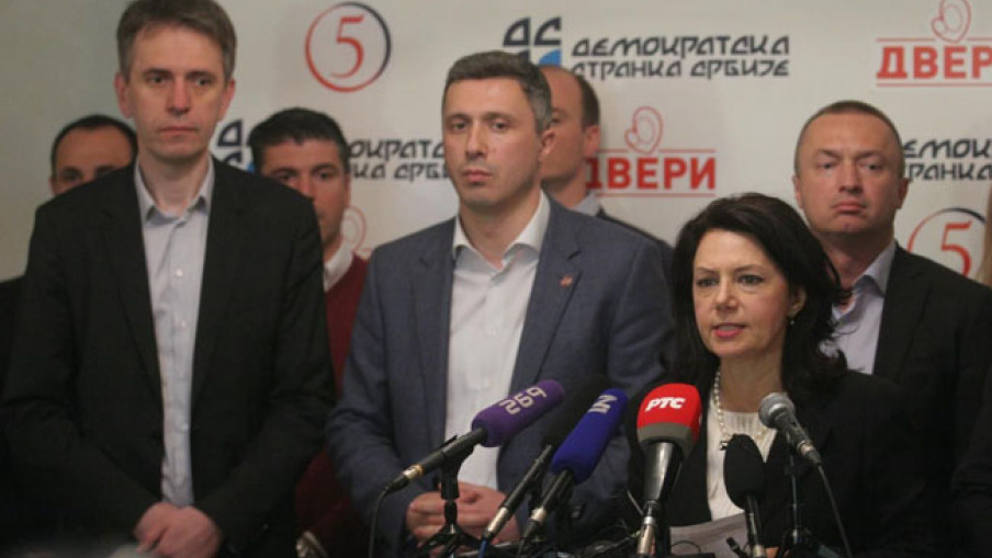Протест опозиције у суботу испред РИК-а