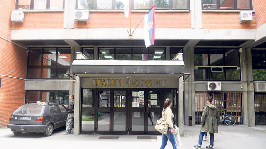 Mađarske muke sa srpskim jezikom