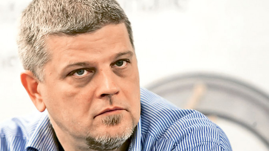 Књижевности нема без ироније и патетике