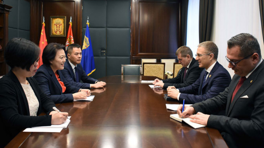 Чен Бо упознала Стефановића са мерама Кине против коронавируса