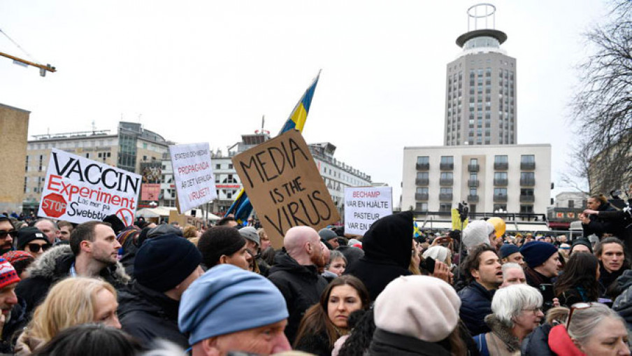 Protest protiv epidemijskih mera u Švedskoj