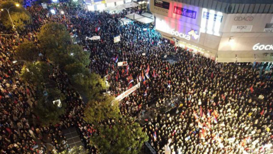На митингу у Бањалуци пред 30.000 људи говорио Кустурица