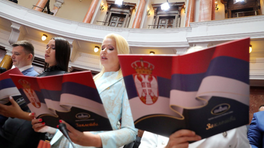  U Skupštini Srbije izabrana nova Vlada, članovi položili zakletvu