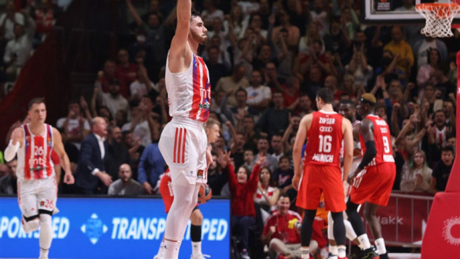 Luka Vildoza u timu Crvene zvezde za meč sa Monakom