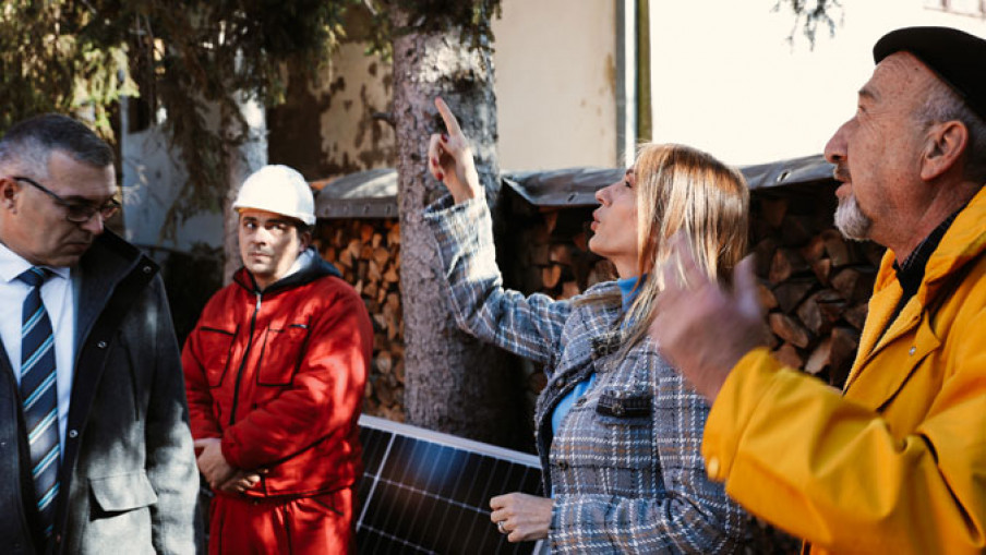 Ministarka Đedović posetila domaćinstvo sa solarnim panelom u Lebanu