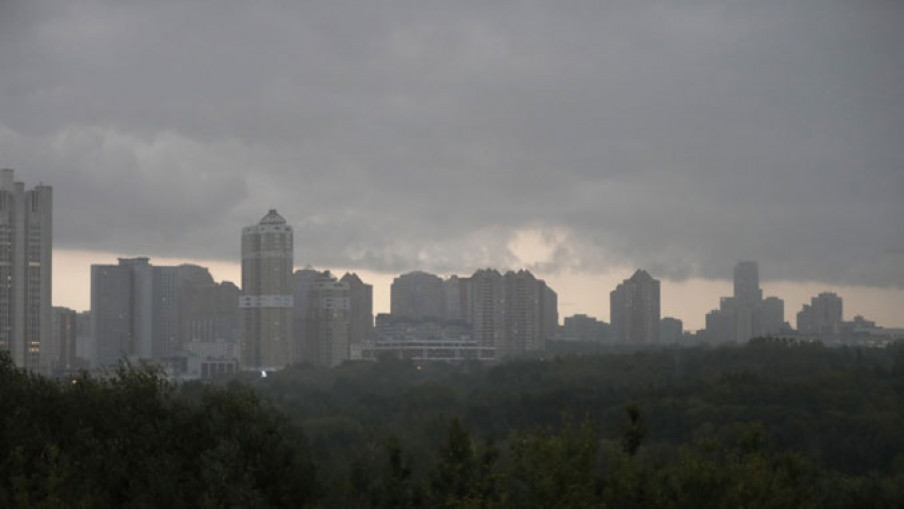U Moskvi nevreme oborilo oko 70 stabala