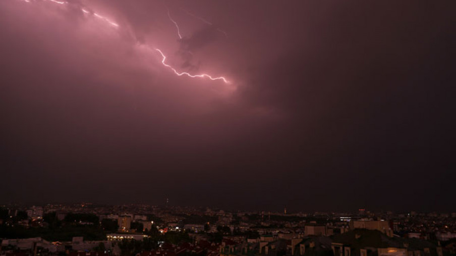 RHMZ upozorava na snažnu oluju noćas