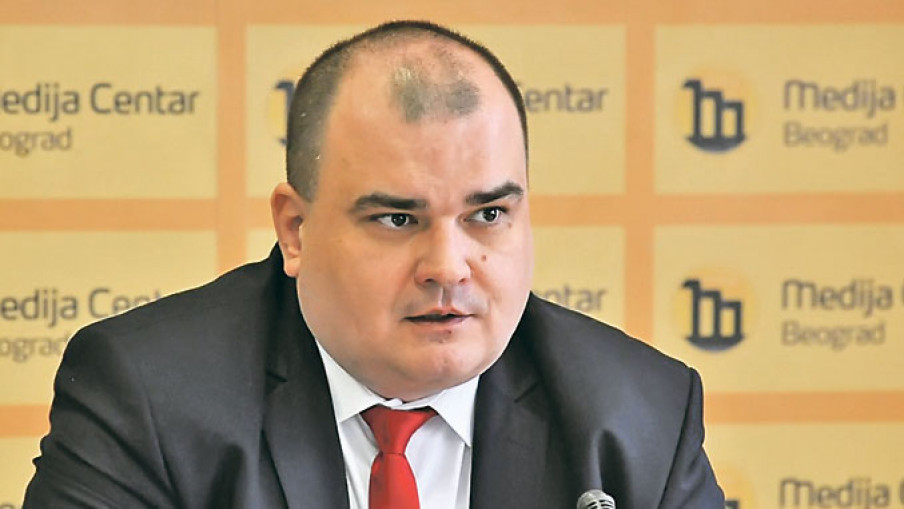 Pipci pritisaka stežu iz Prištine i Sarajeva