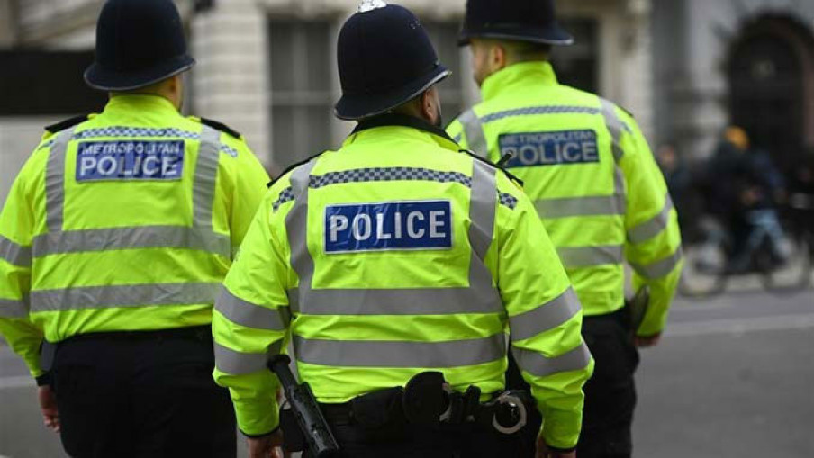 Dva napada samostrelom u Londonu