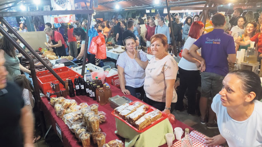 Gra­đa­ni or­ga­ni­zu­ju, grad pla­ća fe­sti­va­le