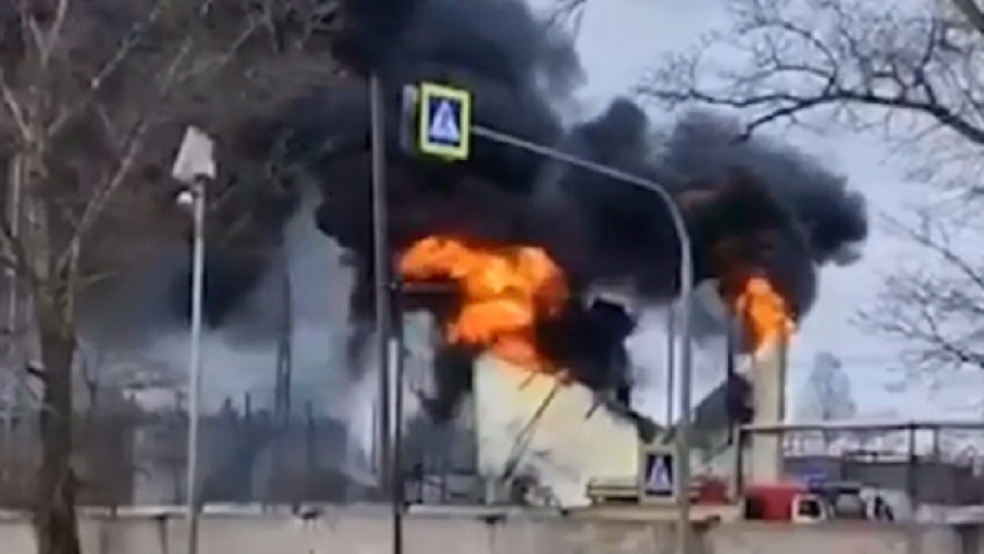 Požar u skladištu nafte u Rostovu nakon napada bespilotne letelice