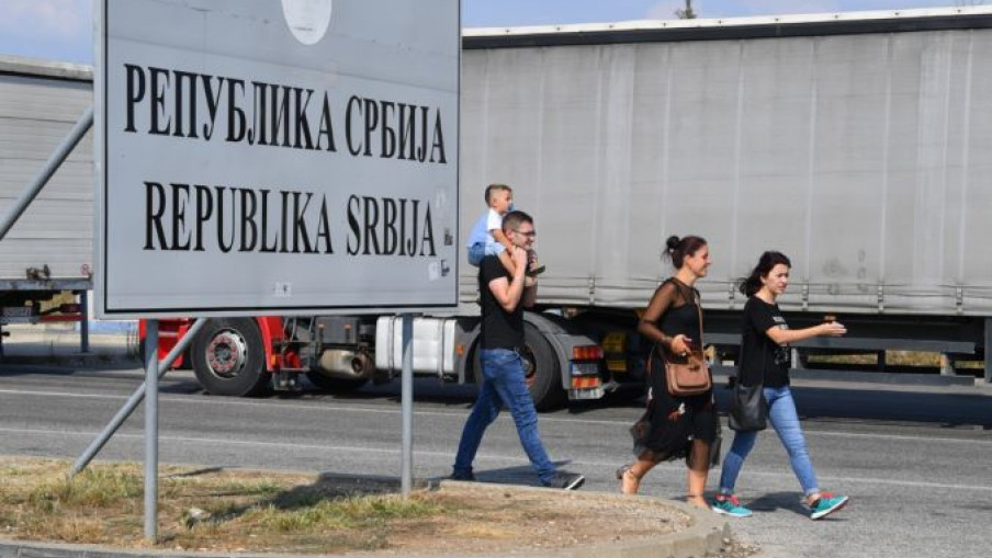 Putnička vozila na GP Preševo i Sremska Rača, na ulazu u zemlju, čekaju 30 minuta