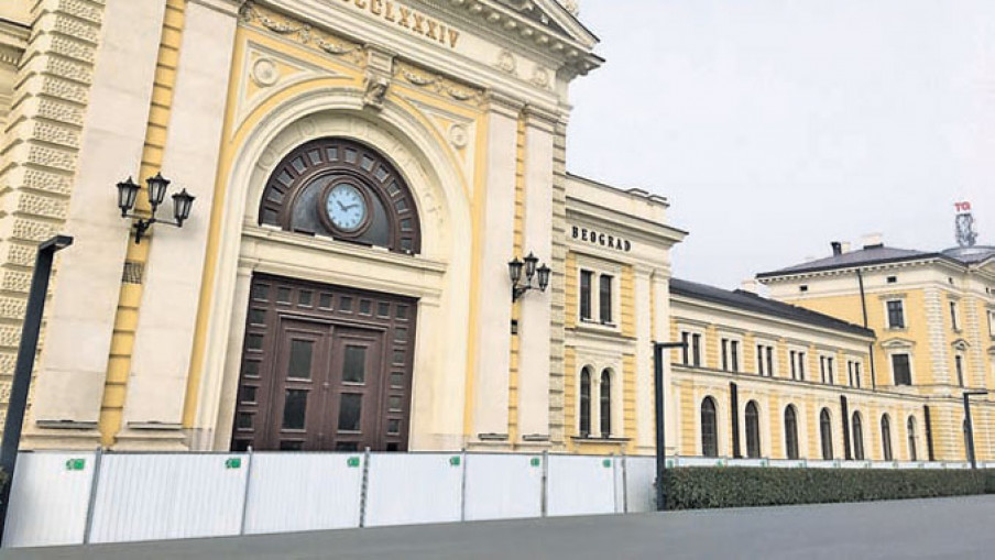 Ograđen prostor oko stare železničke stanice
