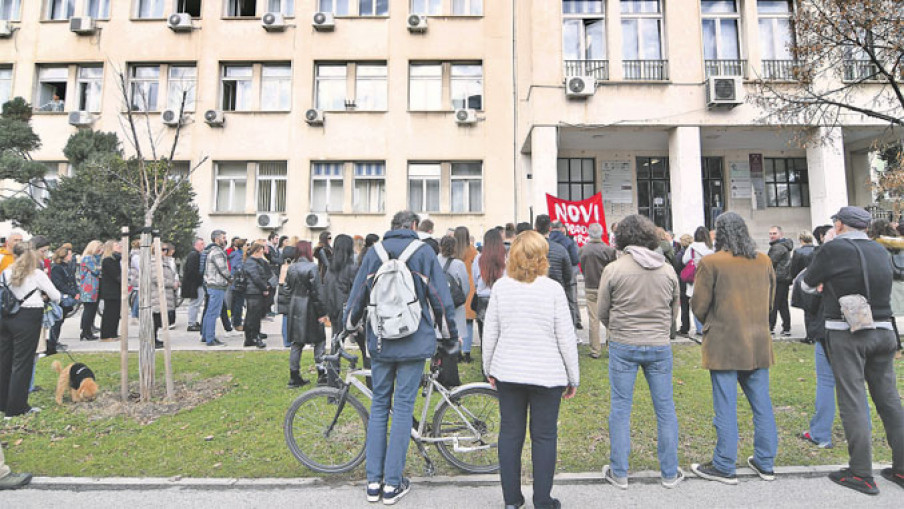 Nastavljene blokade, protest ipsred IKS