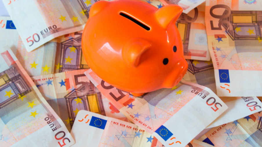 Srednji kurs dinara za evro u petak 117,2347 dinara