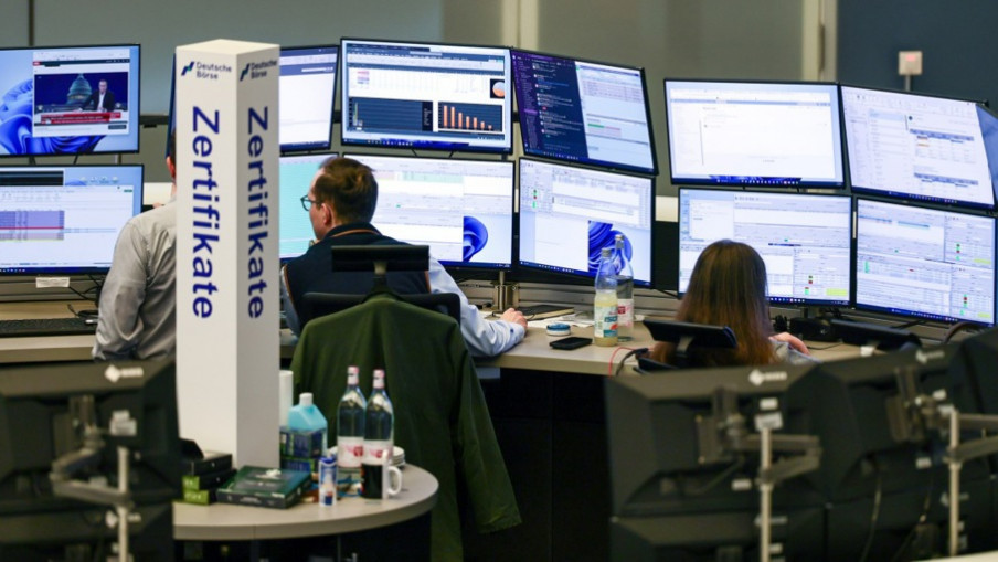 Evropski indeksi neujednačeni, nafta Brent stabilna na 95 dolara