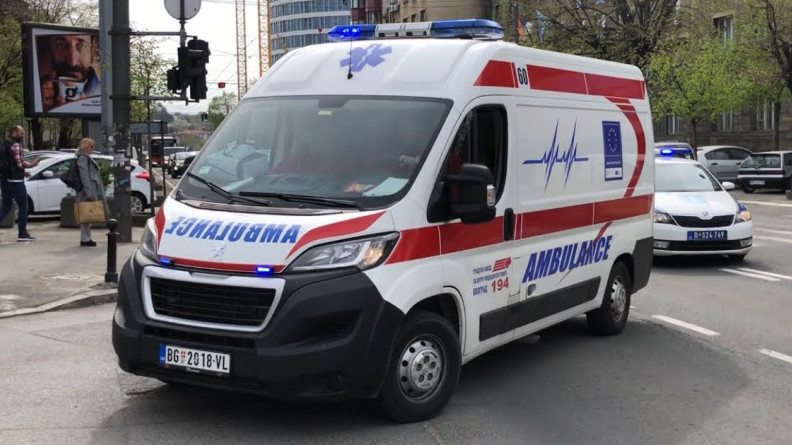 Povređen pešak u naselju Karaburma