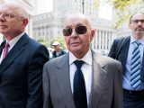Милијардер распродаје уметничко благо