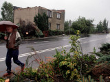 Снажне олује погодиле Пољску и Румунију, прете и торнада