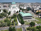 Инцидент на Врачару: жена бацала флаше на вернике у реду код Храма