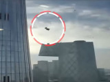 Avion pao na najvišu zgradu u Pekingu