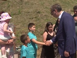 Predsednik Vučić u poseti porodici Veljković iz Senjskog rudnika