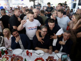 Srbi sa KiM stigli u Oplaniće i dočekali predsednika Vučića