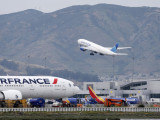 Avio-kompanije ne žure sa pojeftinjenjem karata, uprkos padu cena goriva