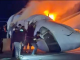 Авион са шест путника пао на ауто-пут у Тексасу, једна особа погинула