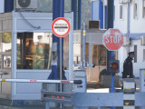 Теретњаци на Шиду чекају до четири сата, дуга задржавања и на Батровцима