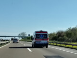 Sudar automobila i kombija kod Inđije, dve osobe povređene