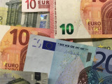 Srednji kurs dinara za evro u ponedeljak 117,39 dinara