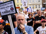 Чешка влада укинула претплату за јавни тв и радио сервис, финансираће их из буџета
