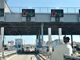 Камиони на излазу из Србије чекају пет сати, без задржавања на наплатим рампама