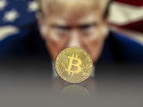 Већина инвеститора у Трампову криптовалуту претрпела губитке