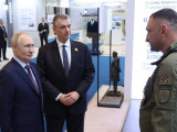 Слуцки: ЕУ распирује трећи светски рат испорукама оружја Украјини