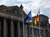 Влада у Берлину узима од болесних и старих због Украјине