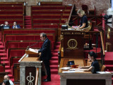 Француска влада преживела гласање о неповерењу