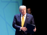 Трамп: Надам се да болесна комунистичка идеологија левице неће преузети Америку