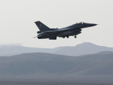 Грчки авион ф-16 због квара принудно слетео на Закинтос