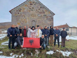 Албанац се представља као „архиепископ” наводне „аутокефалне православне цркве Косова”