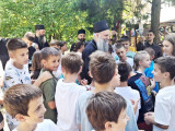 Патријарх Порфирије посетио Летњу духовну школу на Авали
