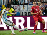 Светски првак на једвите јаде с играчем више