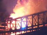 Пожар на Бруклинском мосту током ватромета, завладала паника