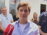 Брнабић у Добановцима после вандализма: Ми градимо, а они руше